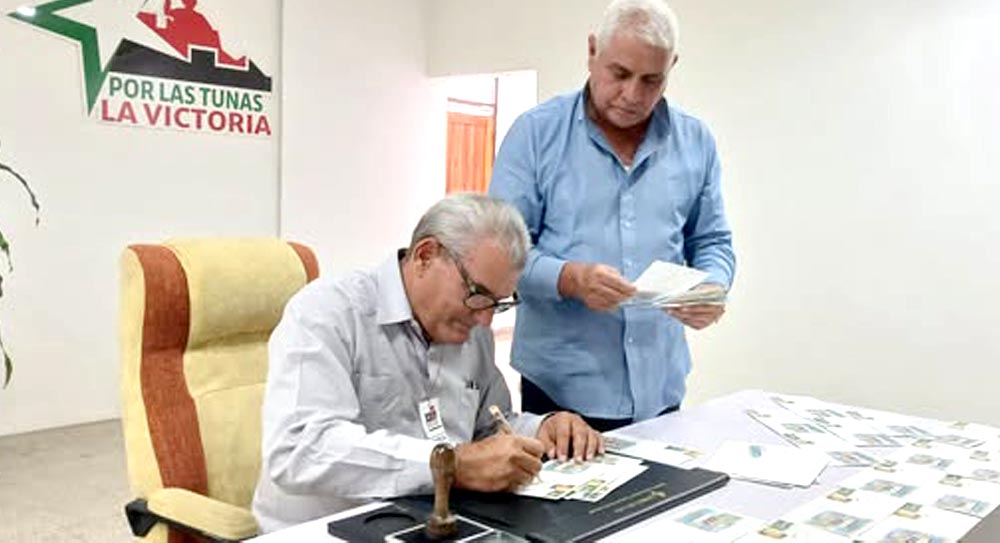 Cancelan sello conmemorativo por los 83 años del Congreso Nacional de Historia